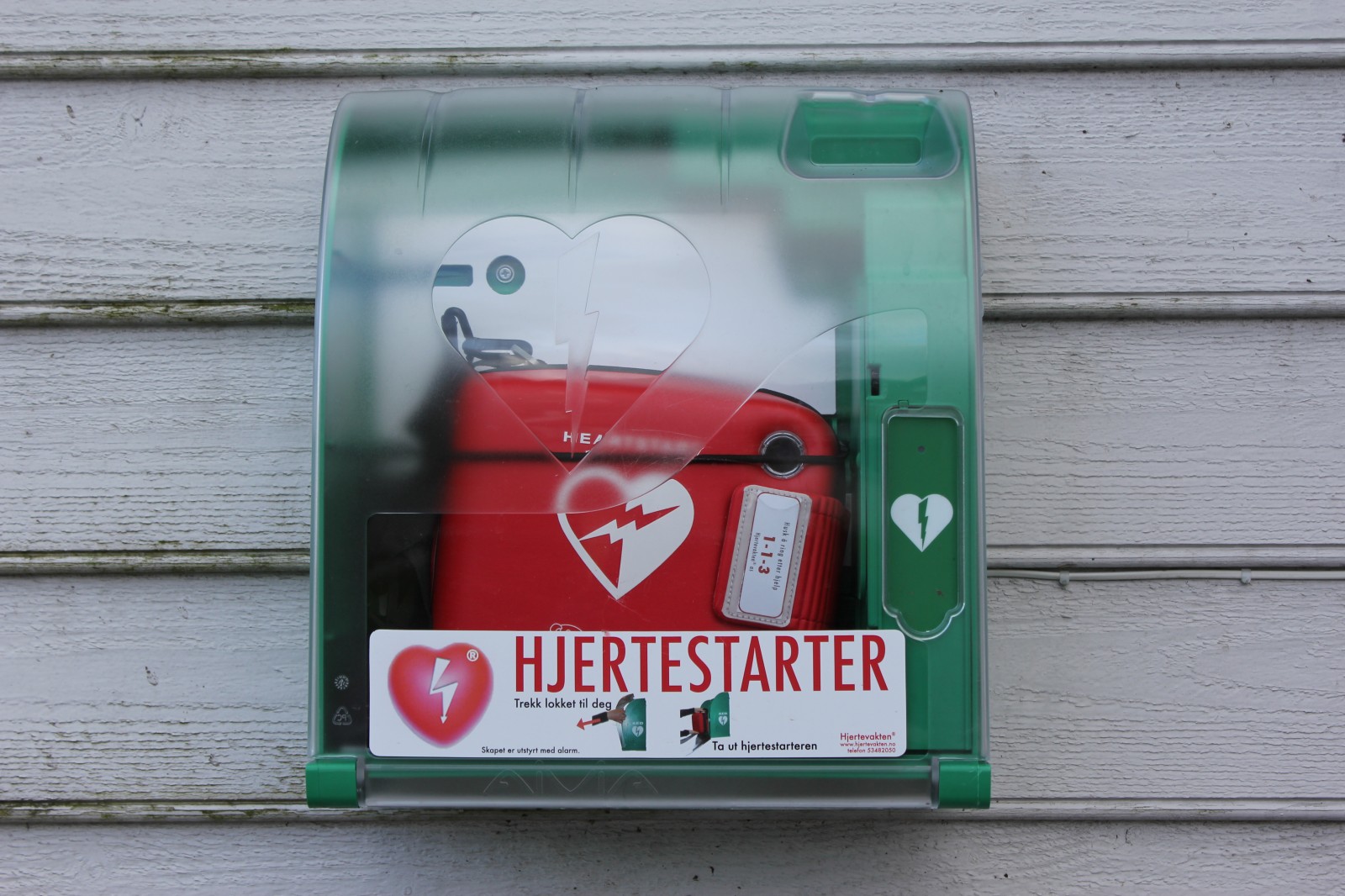 Hjartestartar på plass