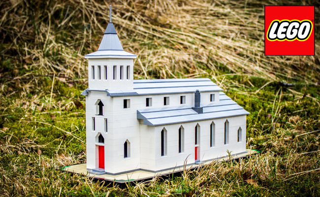 Strandvik kyrkje som LEGO-byggjesett (Aprilsnarr, men litt sant…)